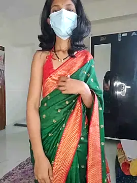 Shivani2002 online show from March 31, 2026, 9:44 am