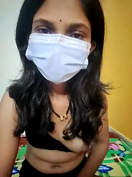 Shivani2002 online show from November 16, 2025, 5:06 pm