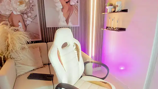 Snapshot of Ailee_naughty chatting on October 28, 2025, 2:23 am Ailee naughty online show from October 28, 2025, 2:23 am