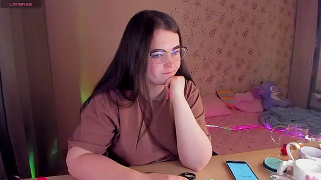 Alice next door online show from February 25, 2026, 2:06 pm