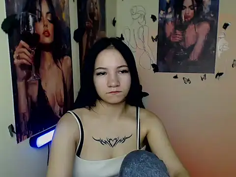 Em7MaA online show from November 26, 2025, 6:46 am