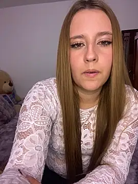 Snapshot of Cutie_blondie chatting on November 15, 2025, 11:53 pm Cutie blondie online show from November 15, 2025, 11:53 pm