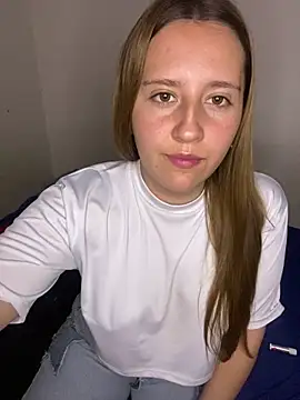 Snapshot of Cutie_blondie chatting on September 17, 2025, 8:00 pm Cutie blondie online show from September 17, 2025, 8:00 pm