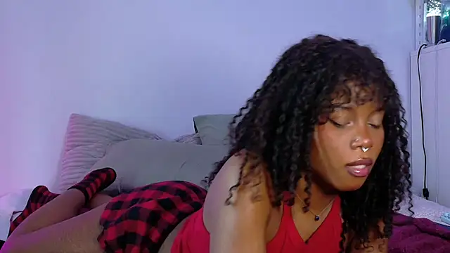 Snapshot of SparklingSoleil chatting on January 16, 2026, 3:05 pm SparklingSoleil online show from January 16, 2026, 3:05 pm