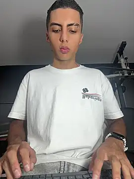 Snapshot of Mister_Obsession chatting on October 31, 2025, 6:59 pm Mister Obsession online show from October 31, 2025, 6:59 pm