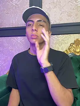 Snapshot of Mister_Obsession chatting on November 7, 2025, 6:34 pm Mister Obsession online show from November 7, 2025, 6:34 pm