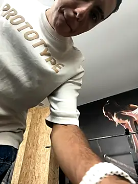 Snapshot of Mister_Obsession chatting on November 29, 2025, 7:03 pm Mister Obsession online show from November 29, 2025, 7:03 pm