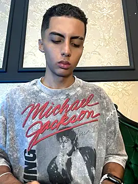 Snapshot of Mister_Obsession chatting on November 11, 2025, 7:08 pm Mister Obsession online show from November 11, 2025, 7:08 pm