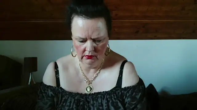 TiffanyMature online show from November 7, 2025, 10:20 am