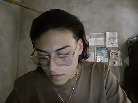 Snapshot of dirty_model chatting on April 28, 2026, 5:28 pm dirty model online show from April 28, 2026, 5:28 pm
