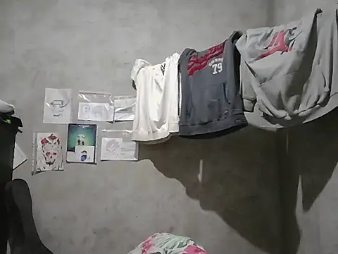 dirty model online show from April 13, 2026, 9:41 pm