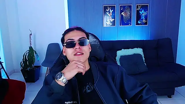 dirty model online show from October 9, 2025, 12:44 am