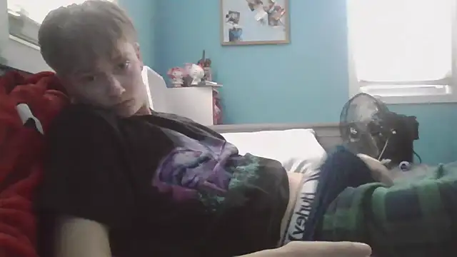 Liam axel35 online show from December 3, 2025, 7:35 pm