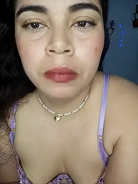 Snapshot of Diamily chatting on November 11, 2025, 11:05 am Diamily online show from November 11, 2025, 11:05 am