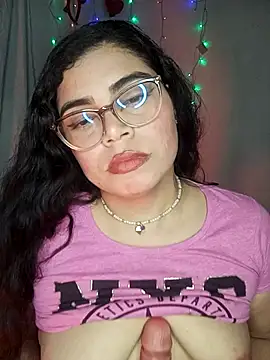 Snapshot of Diamily chatting on November 17, 2025, 12:03 am Diamily online show from November 17, 2025, 12:03 am