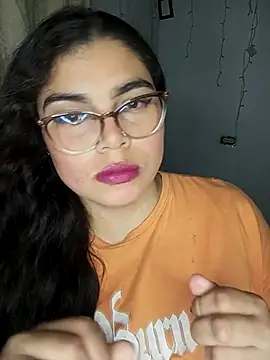 Snapshot of Diamily chatting on December 5, 2025, 3:49 am Diamily online show from December 5, 2025, 3:49 am