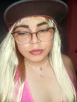 Snapshot of Diamily chatting on November 23, 2025, 12:09 am Diamily online show from November 23, 2025, 12:09 am