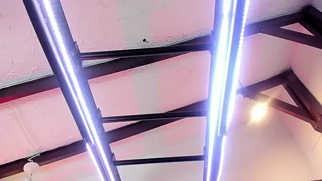 Snapshot of ItaloMoore chatting on November 21, 2025, 11:31 am ItaloMoore online show from November 21, 2025, 11:31 am