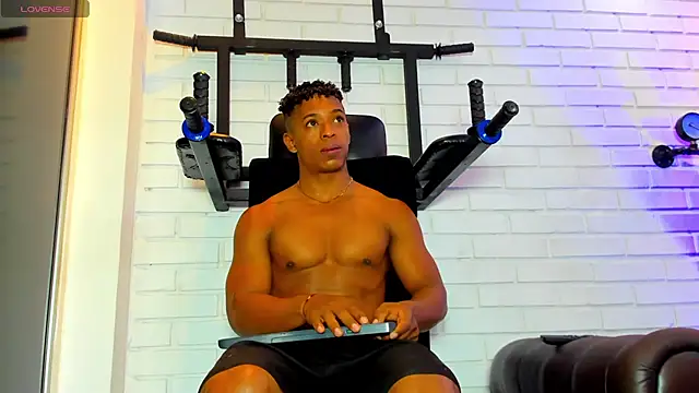 ItaloMoore online show from March 8, 2026, 11:13 am