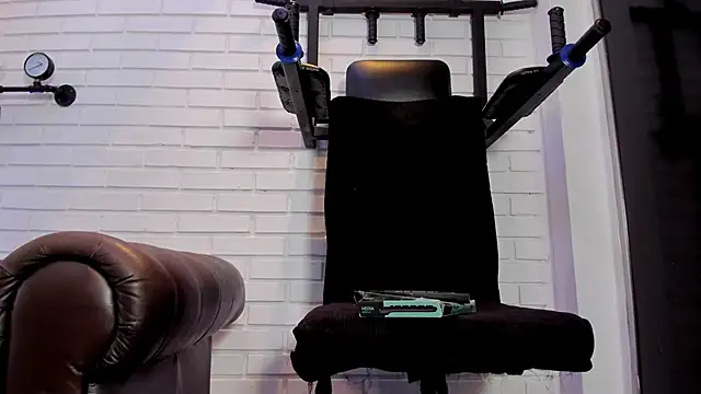 Snapshot of ItaloMoore chatting on October 24, 2025, 11:20 am ItaloMoore online show from October 24, 2025, 11:20 am