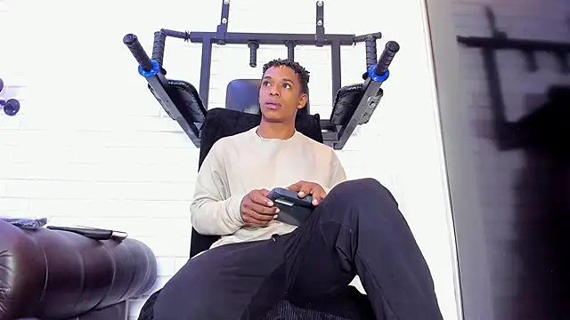 Snapshot of ItaloMoore chatting on November 10, 2025, 11:48 am ItaloMoore online show from November 10, 2025, 11:48 am