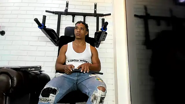 ItaloMoore online show from December 22, 2025, 11:32 am