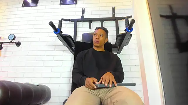 Snapshot of ItaloMoore chatting on December 3, 2025, 12:15 pm ItaloMoore online show from December 3, 2025, 12:15 pm