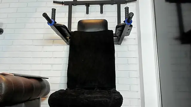 Snapshot of ItaloMoore chatting on October 28, 2025, 12:48 pm ItaloMoore online show from October 28, 2025, 12:48 pm