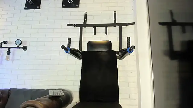 Snapshot of ItaloMoore chatting on October 7, 2025, 11:33 am ItaloMoore online show from October 7, 2025, 11:33 am