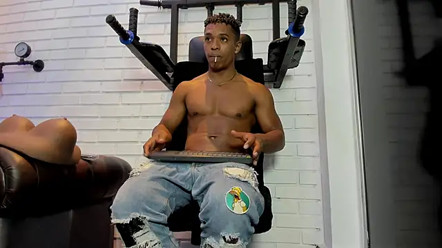 Snapshot of ItaloMoore chatting on October 26, 2025, 1:55 pm ItaloMoore online show from October 26, 2025, 1:55 pm