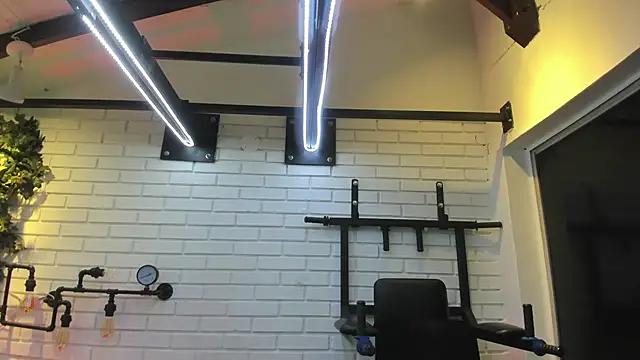 Snapshot of ItaloMoore chatting on November 4, 2025, 11:14 am ItaloMoore online show from November 4, 2025, 11:14 am