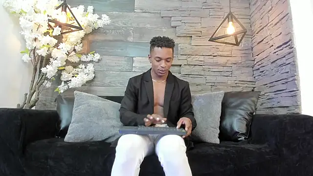 Snapshot of ItaloMoore chatting on October 4, 2025, 12:07 pm ItaloMoore online show from October 4, 2025, 12:07 pm