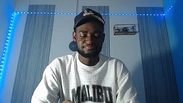 Snapshot of eebony_stallion chatting on February 2, 2026, 6:29 pm eebony stallion online show from February 2, 2026, 6:29 pm