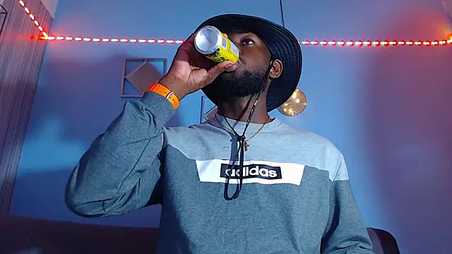 Snapshot of eebony_stallion chatting on February 26, 2026, 3:28 am eebony stallion online show from February 26, 2026, 3:28 am