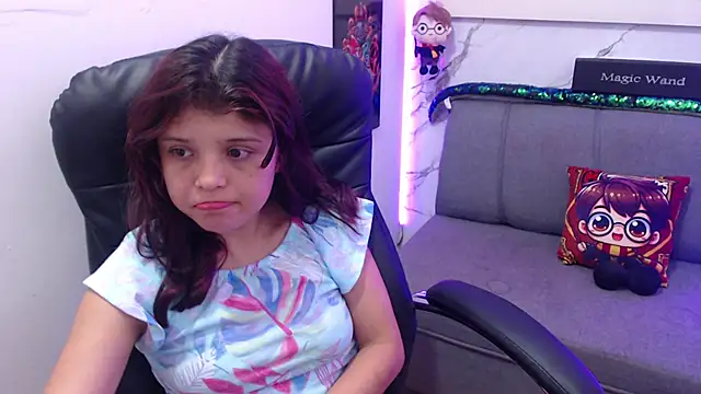 Snapshot of minnie_cake chatting on October 19, 2025, 9:28 pm minnie cake online show from October 19, 2025, 9:28 pm