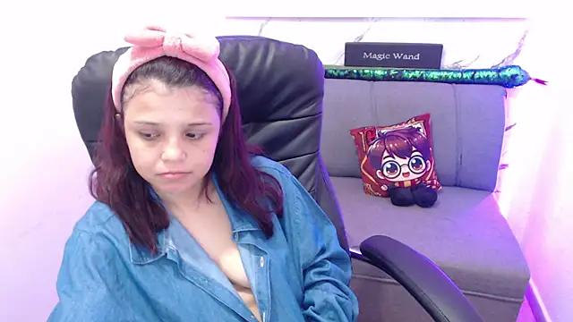 Snapshot of minnie_cake chatting on October 6, 2025, 10:32 pm minnie cake online show from October 6, 2025, 10:32 pm