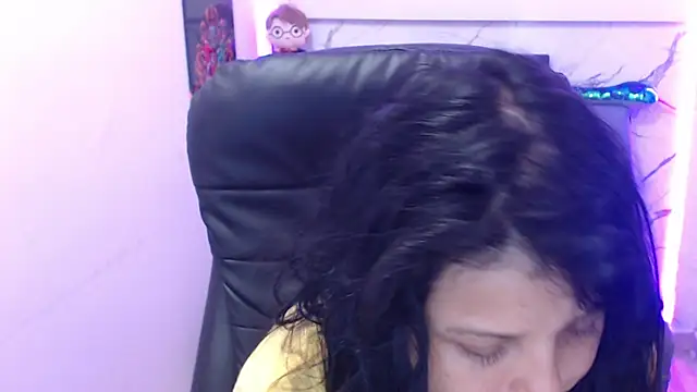 Snapshot of minnie_cake chatting on November 22, 2025, 9:57 pm minnie cake online show from November 22, 2025, 9:57 pm