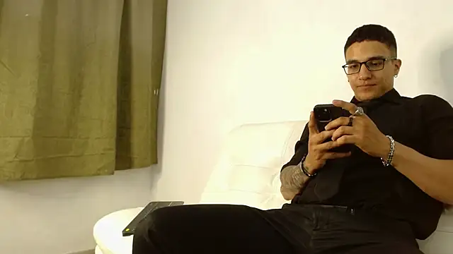 Snapshot of Dash_Bukoski chatting on October 30, 2025, 5:28 am Dash Bukoski online show from October 30, 2025, 5:28 am