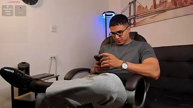 Dash Bukoski online show from December 22, 2025, 1:33 pm