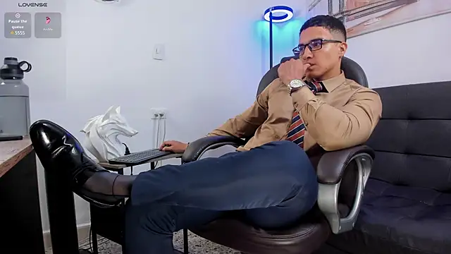 Snapshot of Dash_Bukoski chatting on November 4, 2025, 12:53 pm Dash Bukoski online show from November 4, 2025, 12:53 pm