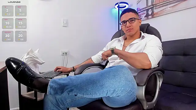 Snapshot of Dash_Bukoski chatting on October 25, 2025, 1:12 pm Dash Bukoski online show from October 25, 2025, 1:12 pm