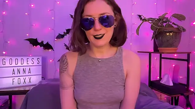 Snapshot of mistressannafoxx chatting on November 25, 2025, 11:05 pm mistressannafoxx online show from November 25, 2025, 11:05 pm