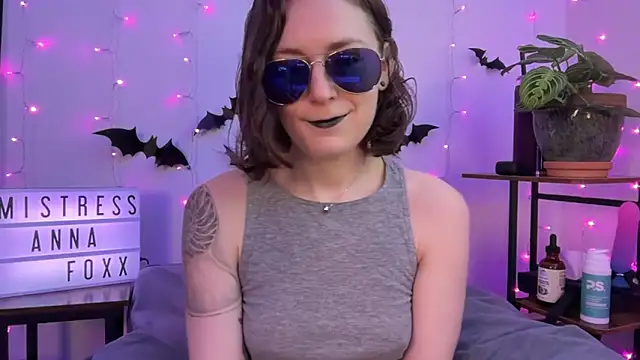 Snapshot of mistressannafoxx chatting on November 11, 2025, 6:25 pm mistressannafoxx online show from November 11, 2025, 6:25 pm