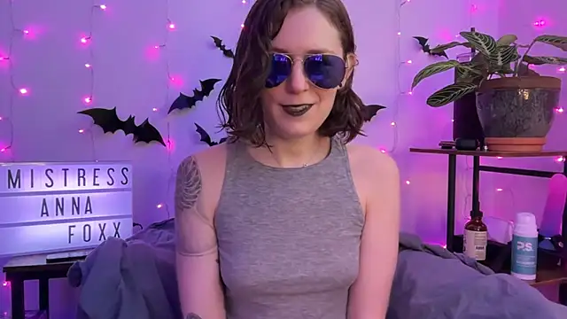 Snapshot of mistressannafoxx chatting on November 4, 2025, 6:22 pm mistressannafoxx online show from November 4, 2025, 6:22 pm