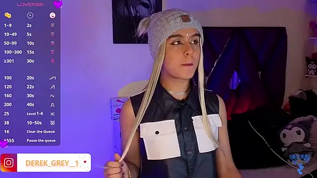 Snapshot of derek_greyy_ chatting on September 8, 2025, 7:35 pm derek greyy online show from September 8, 2025, 7:35 pm
