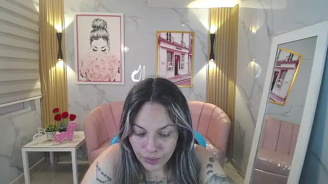 Snapshot of Jade_Jones_a chatting on December 5, 2025, 3:38 am Jade Jones a online show from December 5, 2025, 3:38 am