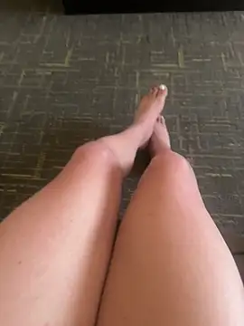 Snapshot of sissyytwinkk chatting on October 30, 2025, 4:15 pm sissyytwinkk online show from October 30, 2025, 4:15 pm