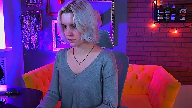 Snapshot of BethanyCloud chatting on December 23, 2025, 5:29 am BethanyCloud online show from December 23, 2025, 5:29 am