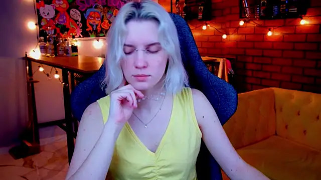 BethanyCloud online show from May 15, 2026, 2:20 am