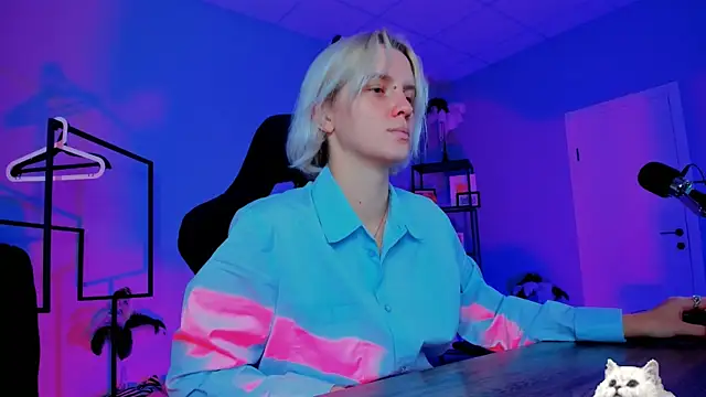 BethanyCloud online show from October 22, 2025, 5:29 am